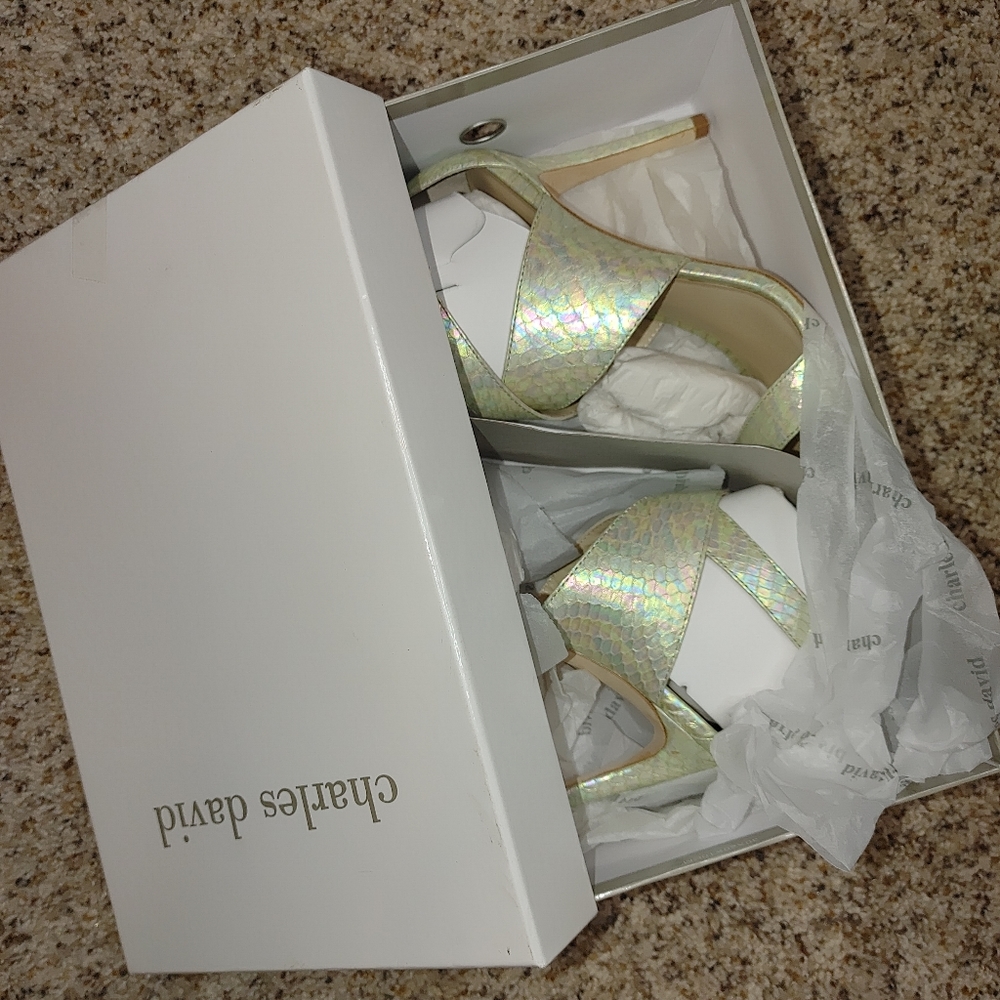 CHARLES DAVID ICON MINT SNAKE SANDAL 7.5 - Picture 3 of 12